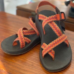 Chaco’s Women’s size 9 Orange, Pink, Red